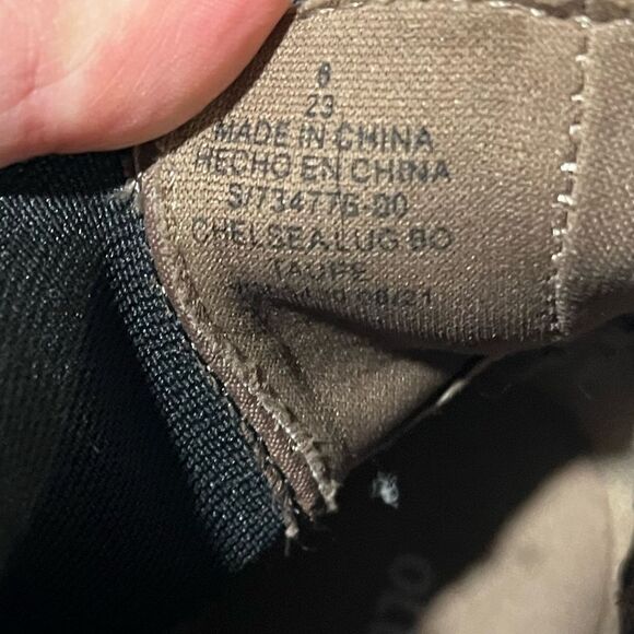 Old Navy size 6 Chelsea lug boot in taupe - Picture 5 of 5